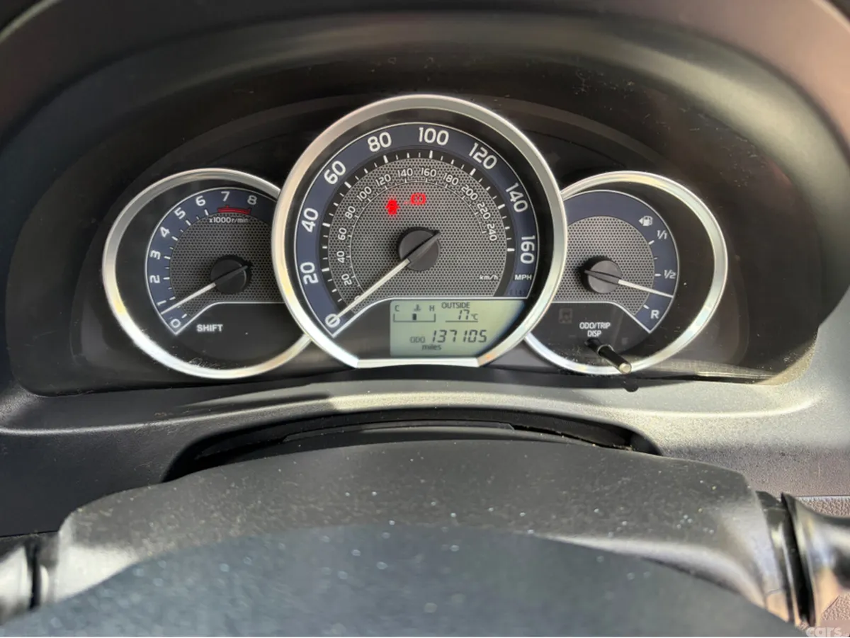 Toyota Auris Hatchback, Petrol, 2013, White