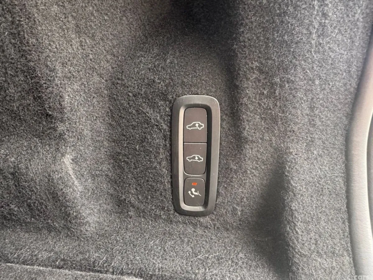 Volvo XC60 SUV, Diesel Hybrid, 2022, Grey