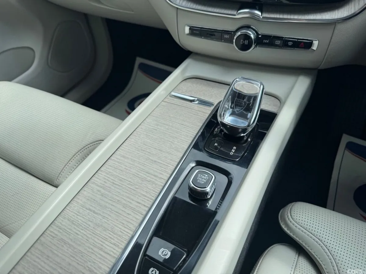 Volvo XC60 SUV, Diesel Hybrid, 2022, Grey