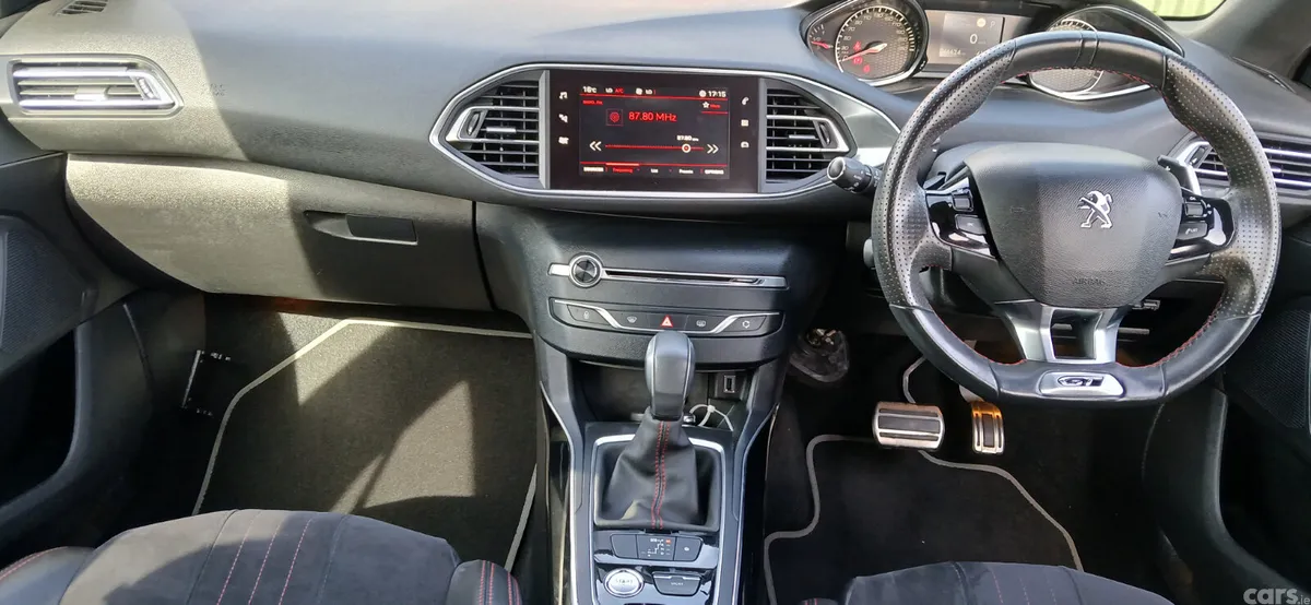 Peugeot 308 Hatchback, Diesel, 2017, White