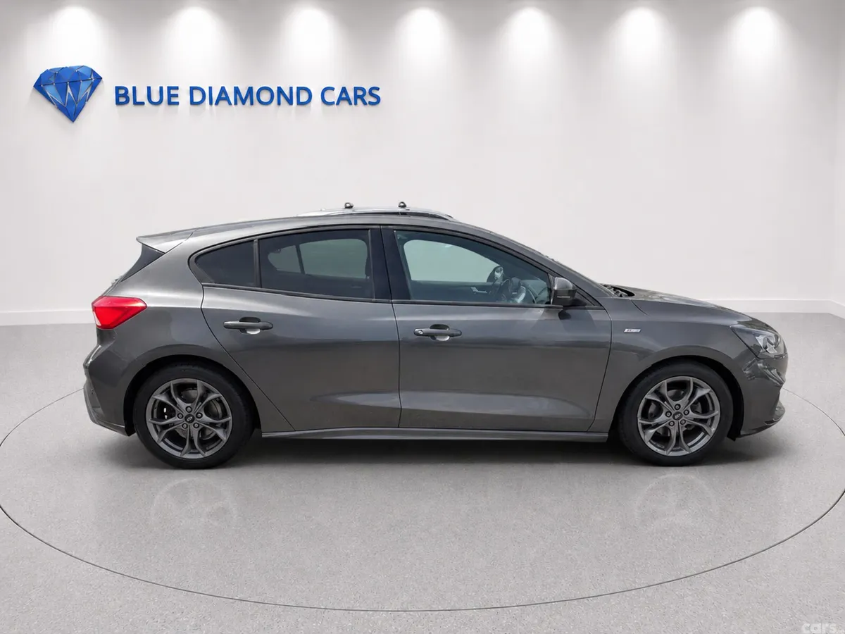 Ford Focus Hatchback, Diesel, 2019, Grey