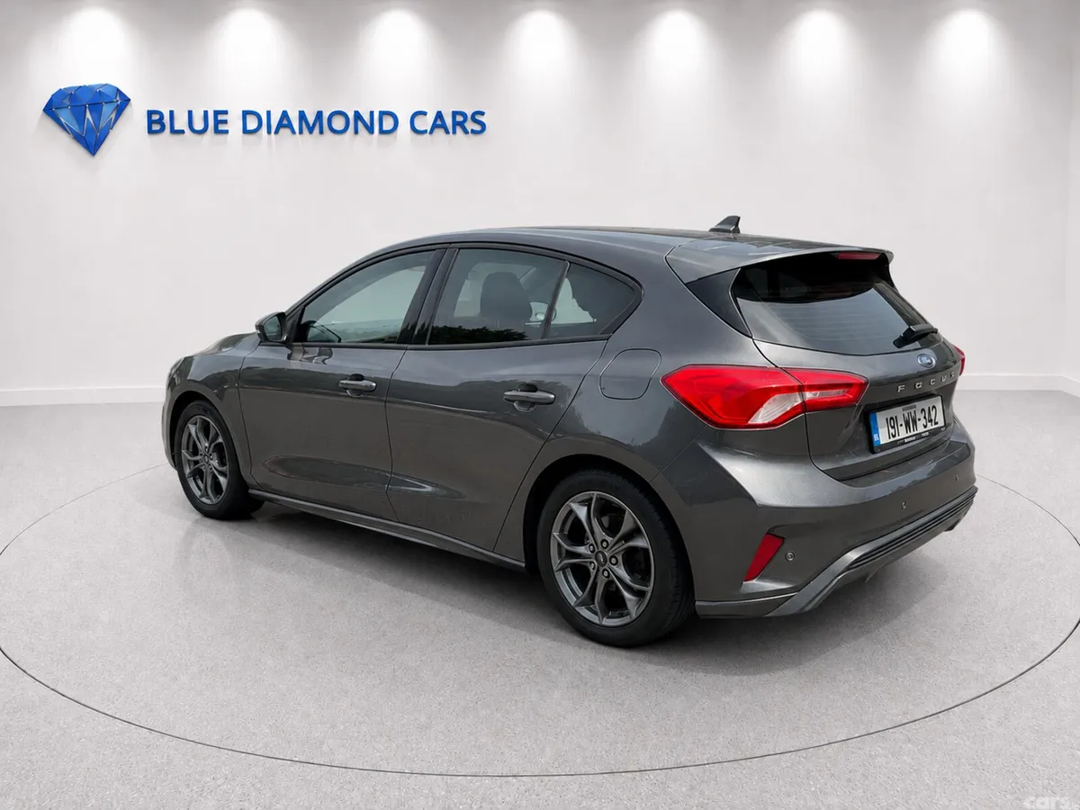 Ford Focus Hatchback, Diesel, 2019, Grey