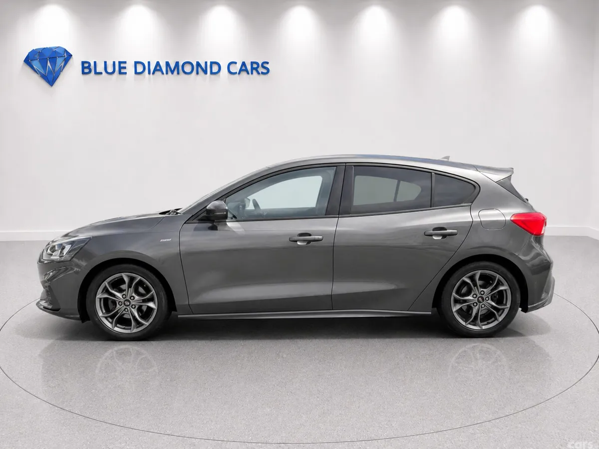 Ford Focus Hatchback, Diesel, 2019, Grey