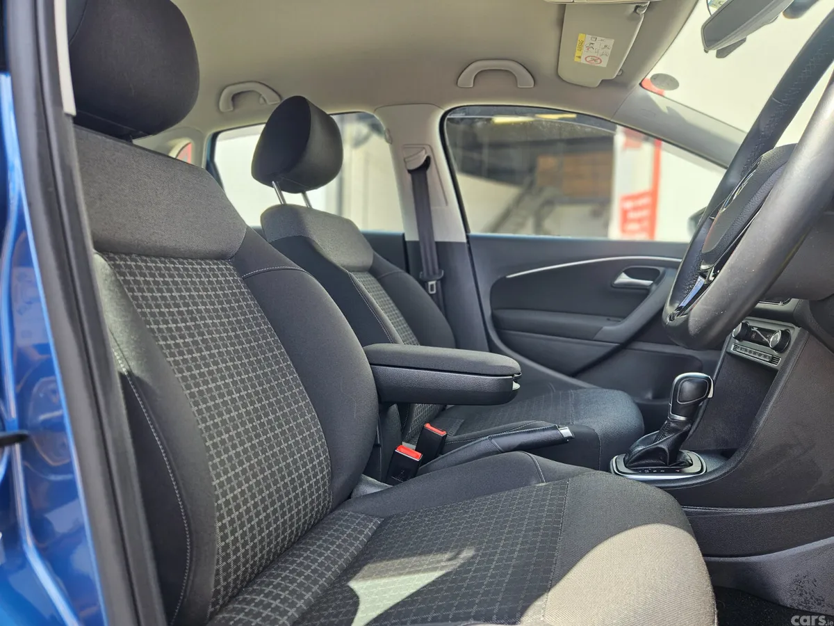Volkswagen Polo Hatchback, Petrol, 2017, Blue