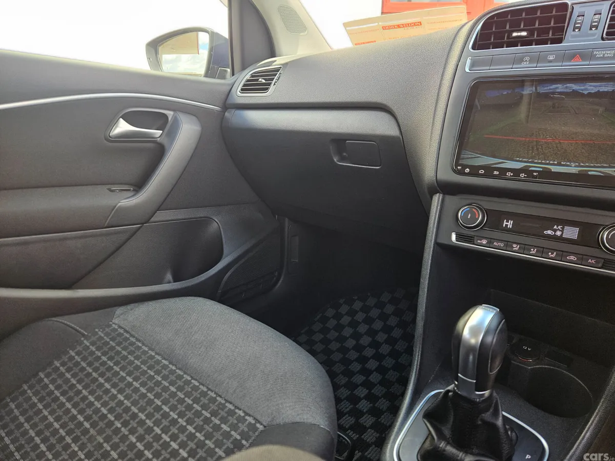 Volkswagen Polo Hatchback, Petrol, 2017, Blue