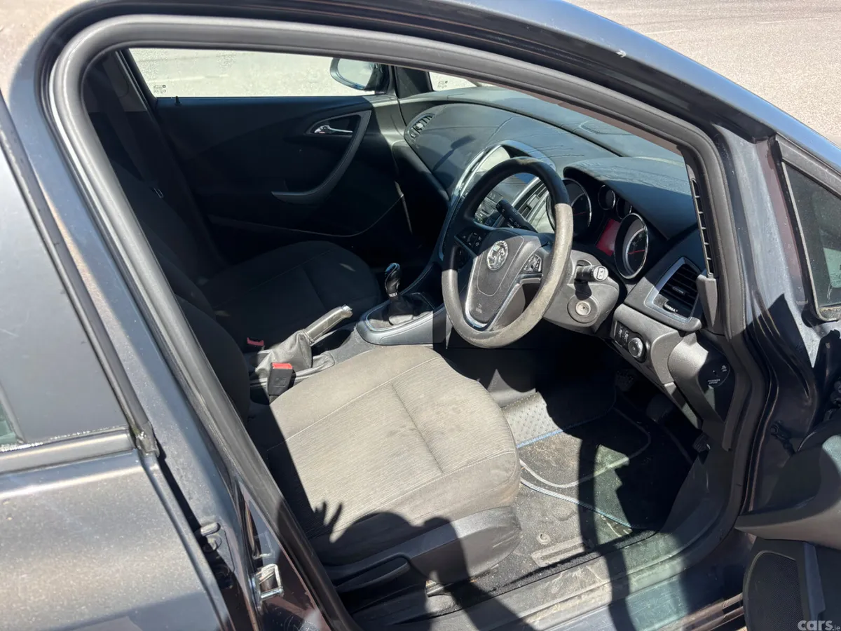 Vauxhall Astra Hatchback, Diesel, 2013, Grey