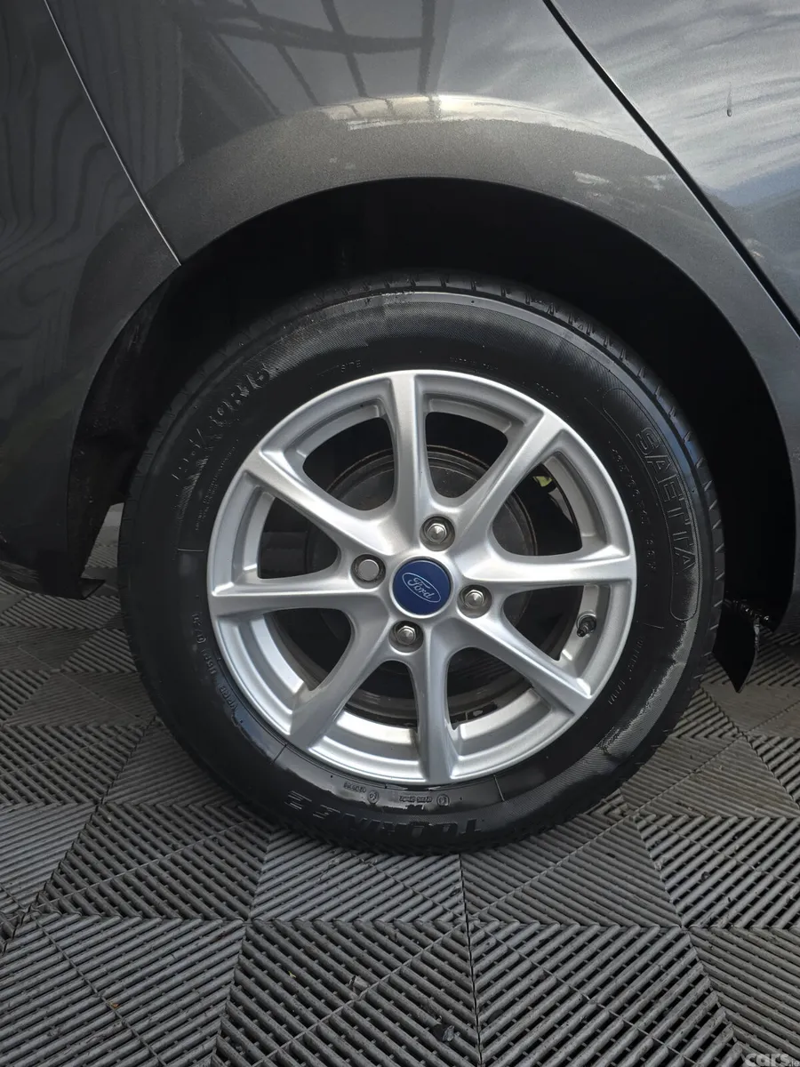 Ford Fiesta Hatchback, Petrol, 2019, Grey