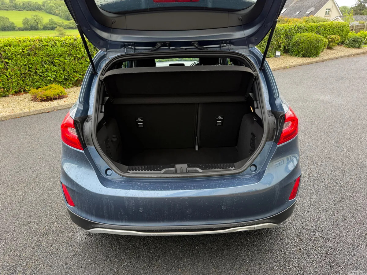 Ford Fiesta Hatchback, Petrol, 2020, Blue