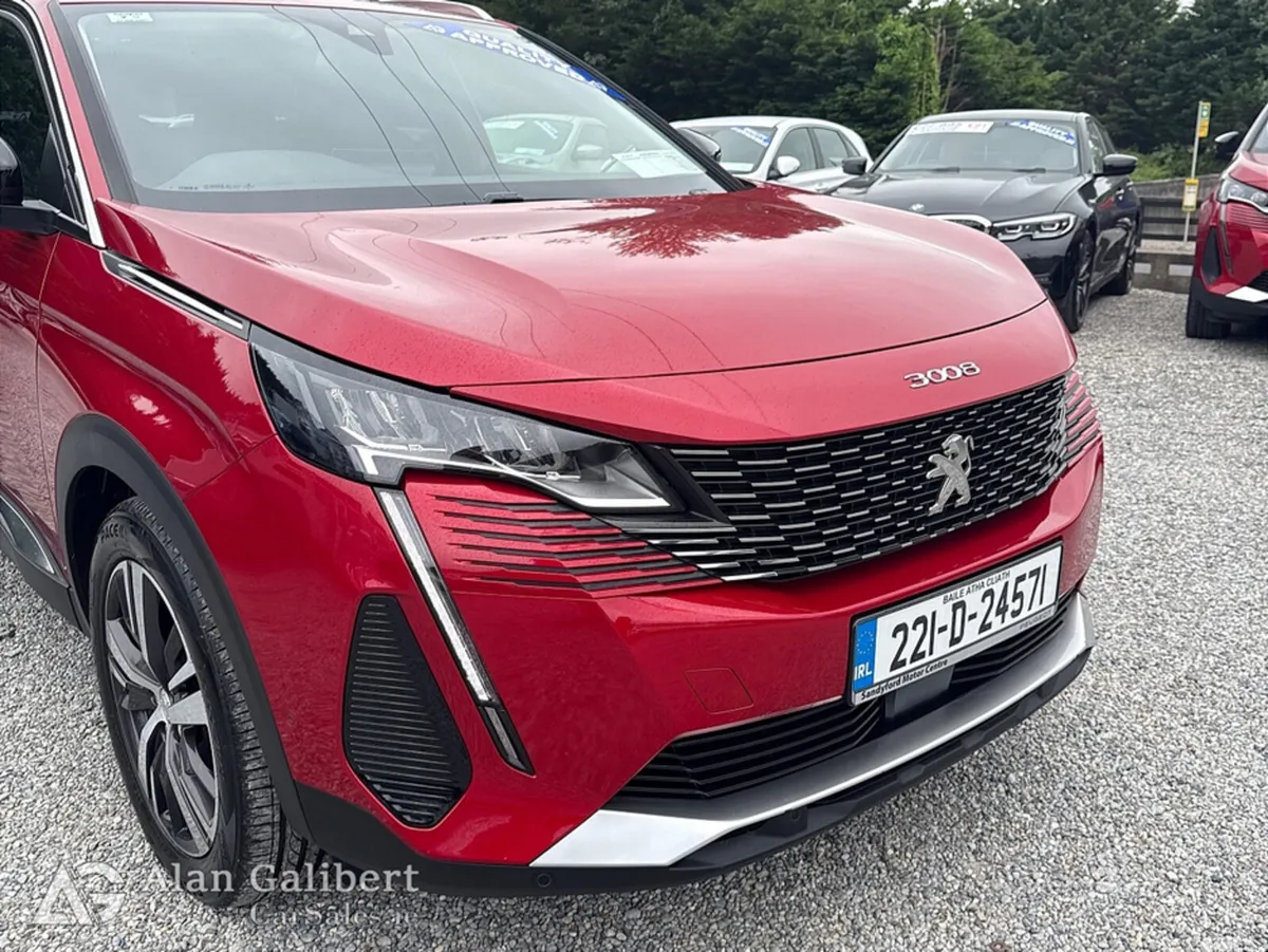 Peugeot 3008 MPV, Petrol, 2022, Red