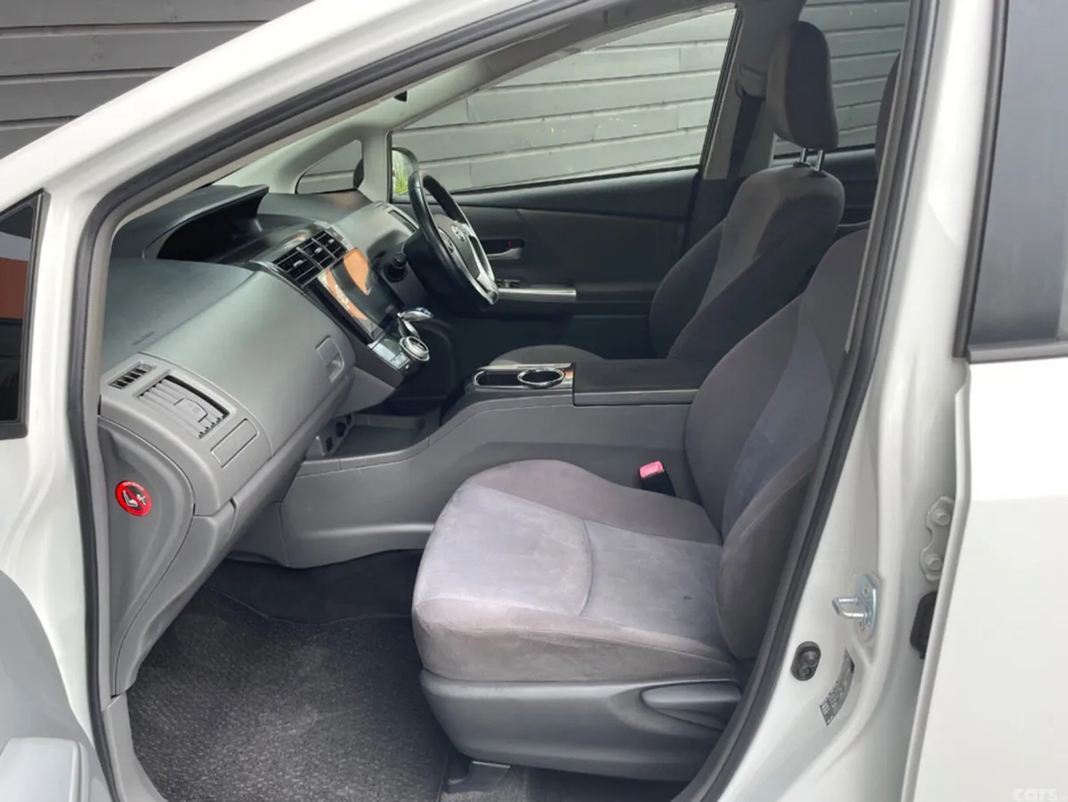 Toyota Prius MPV, Petrol Hybrid, 2012, White