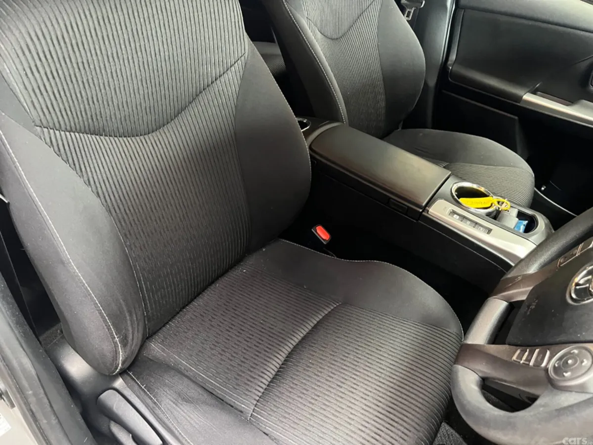Toyota Prius MPV, Petrol Hybrid, 2019, Silver