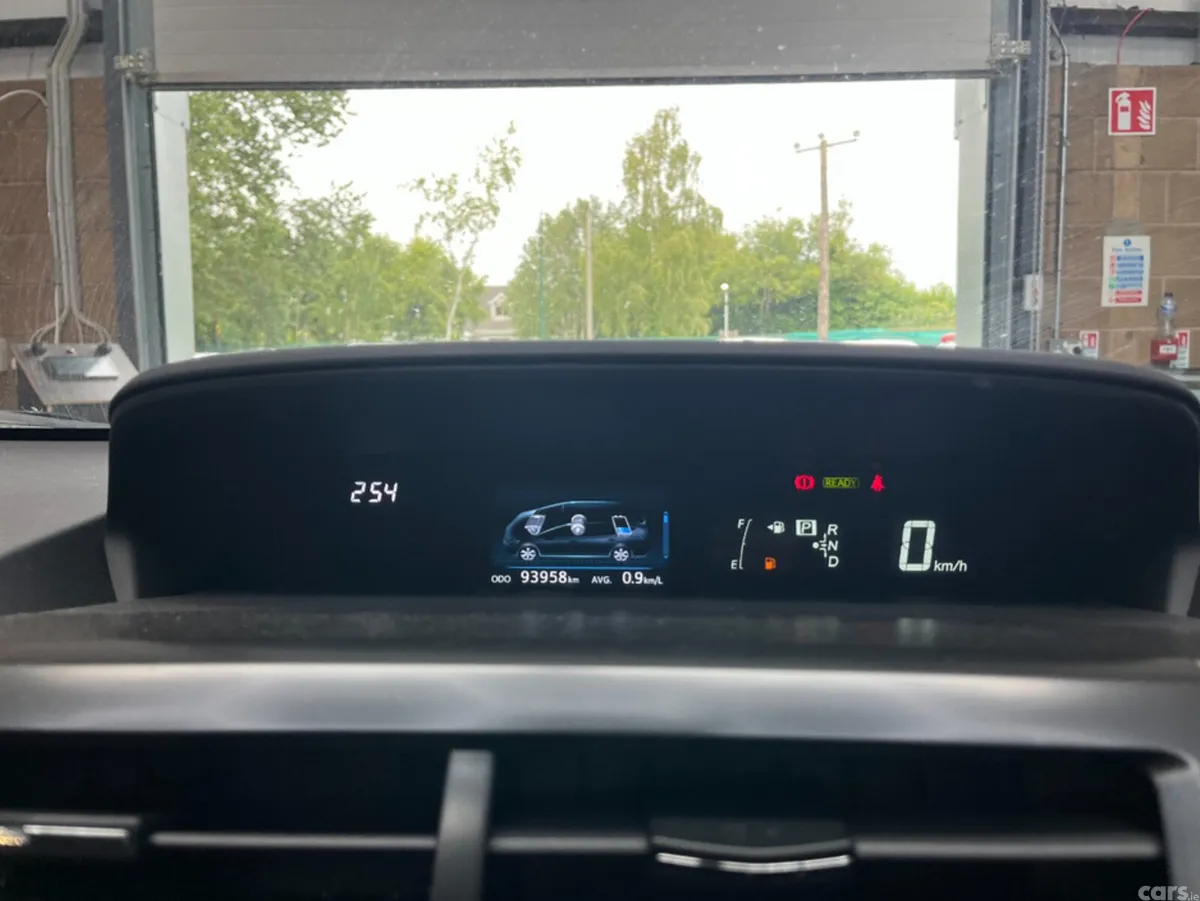 Toyota Prius MPV, Petrol Hybrid, 2019, Silver