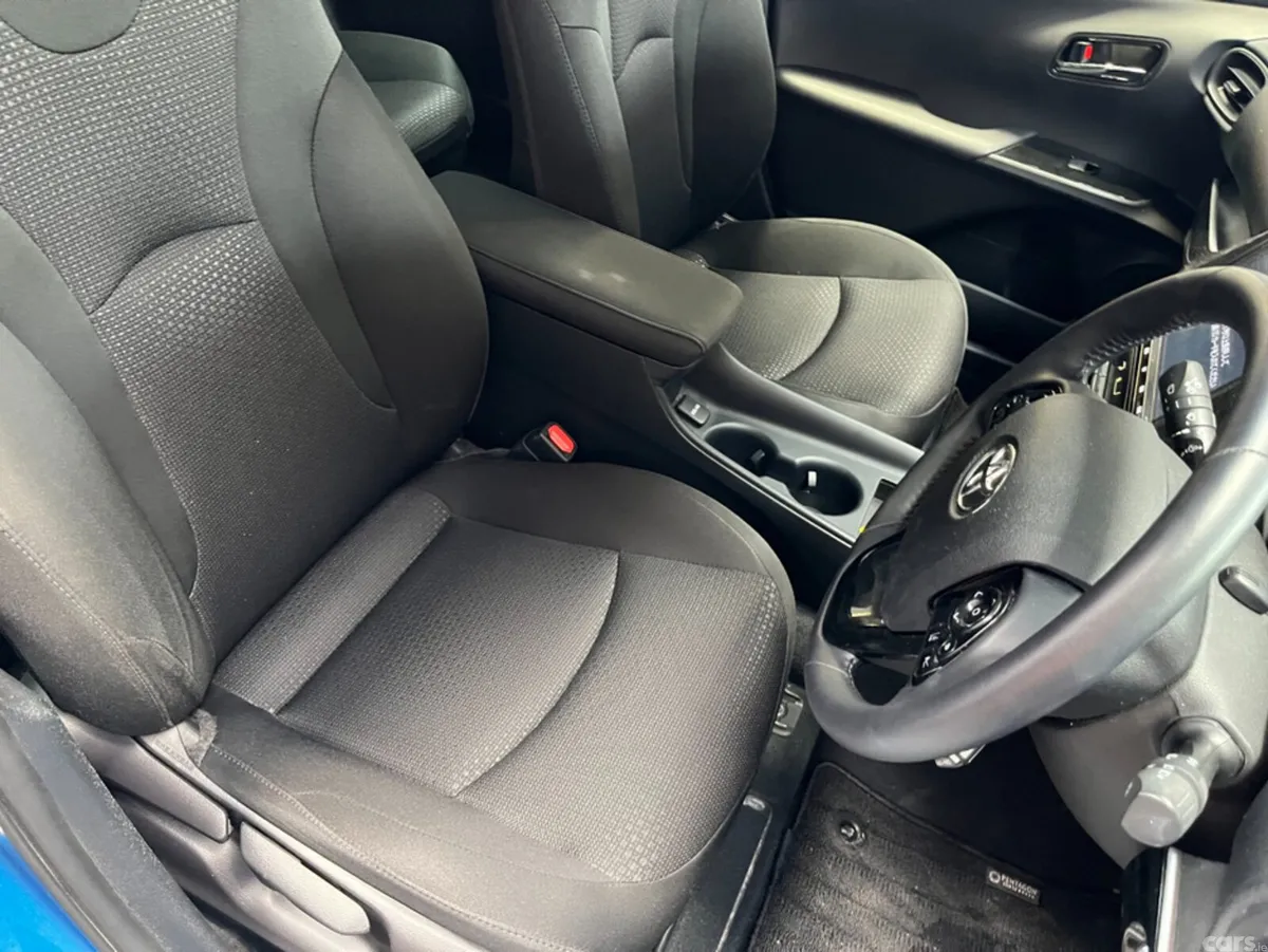 Toyota Prius Estate, Petrol, 2016, Blue