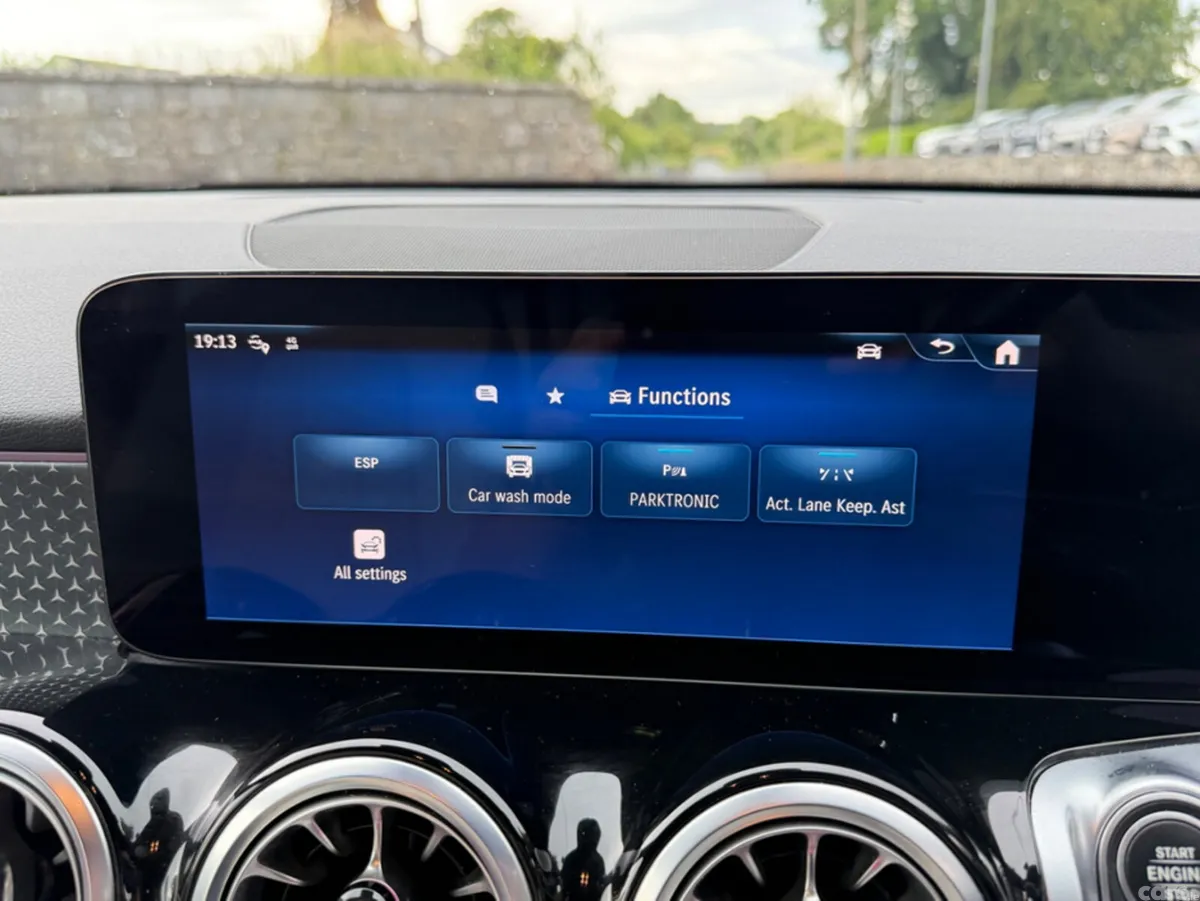 Mercedes-Benz GLB SUV, Diesel, 2024, Blue