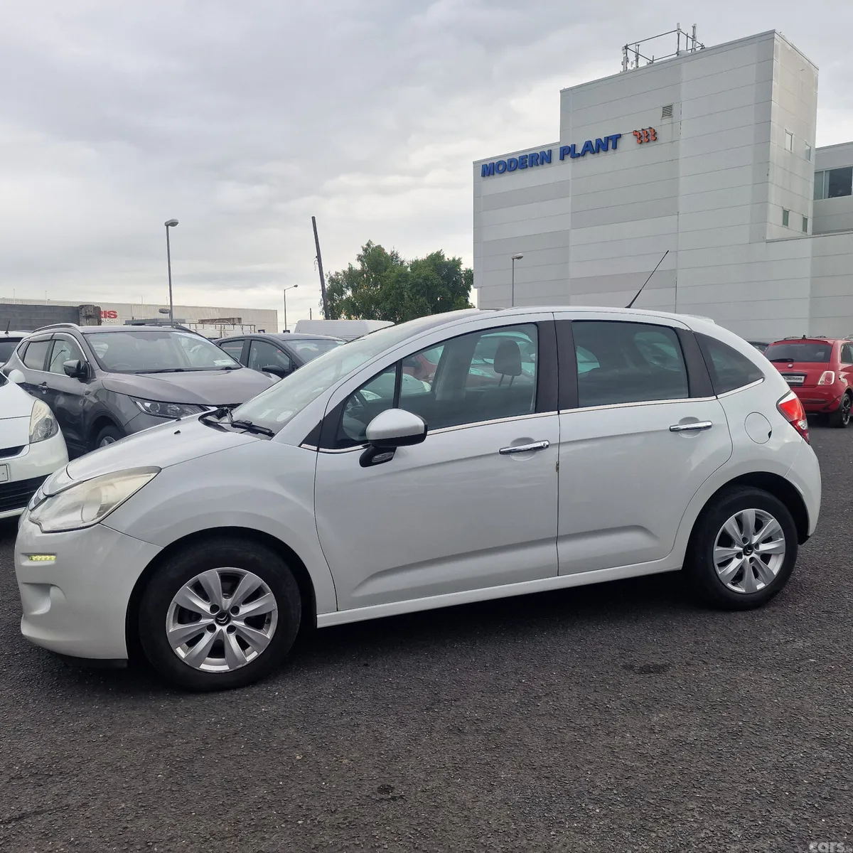Citroen C3 Hatchback, Petrol, 2015, White