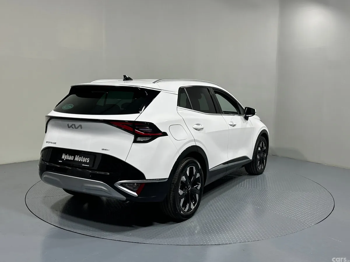 Kia Sportage SUV, Petrol Plug-in Hybrid, 2026, White