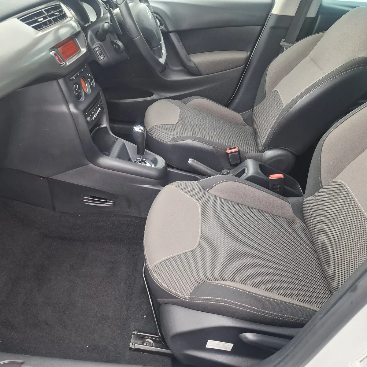 Citroen C3 Hatchback, Petrol, 2015, White