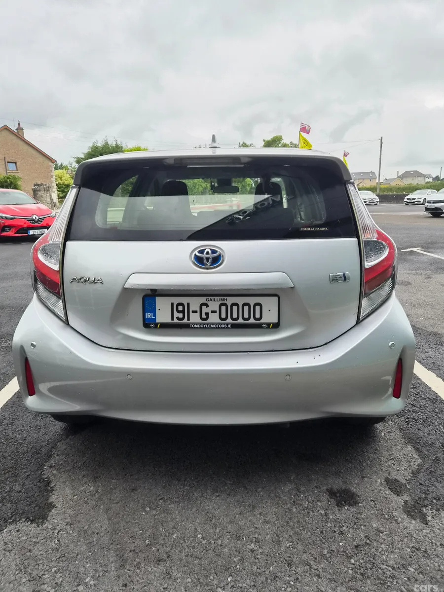 Toyota Aqua Hatchback, Petrol Hybrid, 2019, Silver
