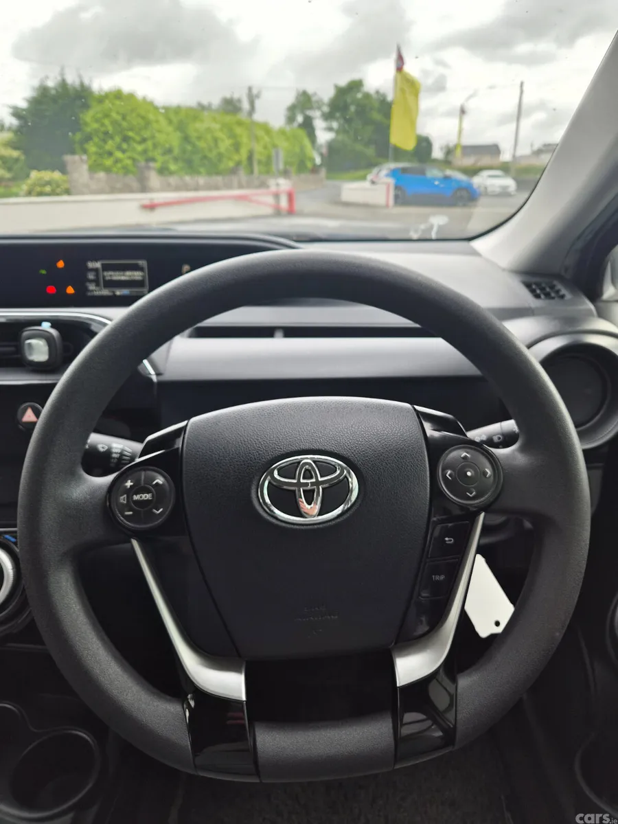 Toyota Aqua Hatchback, Petrol Hybrid, 2019, Silver