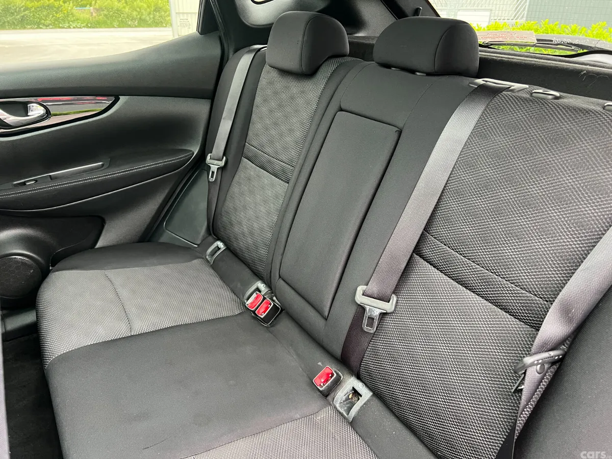 Nissan Qashqai SUV, Diesel, 2017, Black