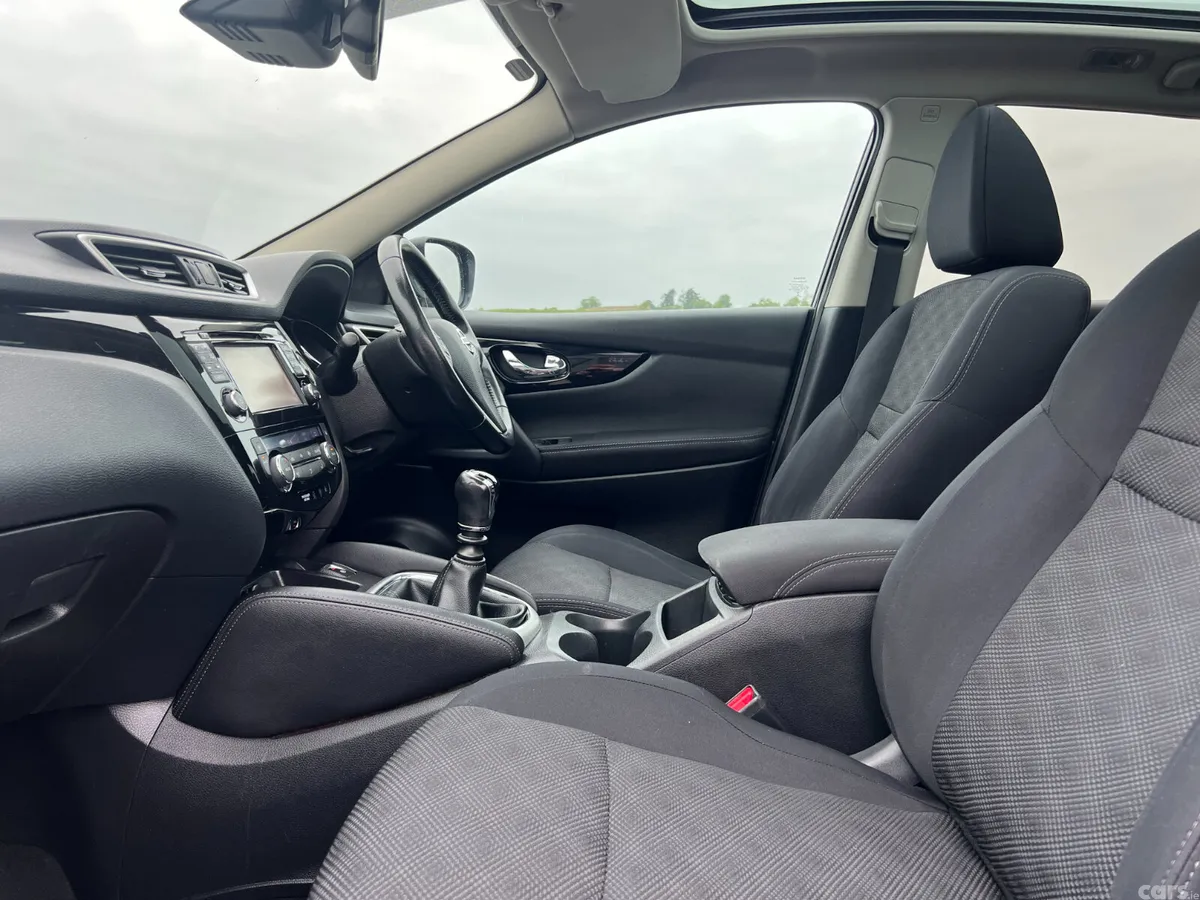 Nissan Qashqai SUV, Diesel, 2017, Black