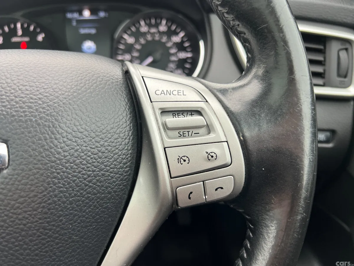 Nissan Qashqai SUV, Diesel, 2017, Black