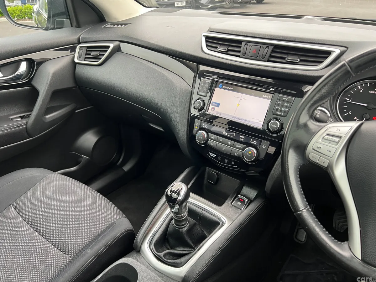 Nissan Qashqai SUV, Diesel, 2017, Black