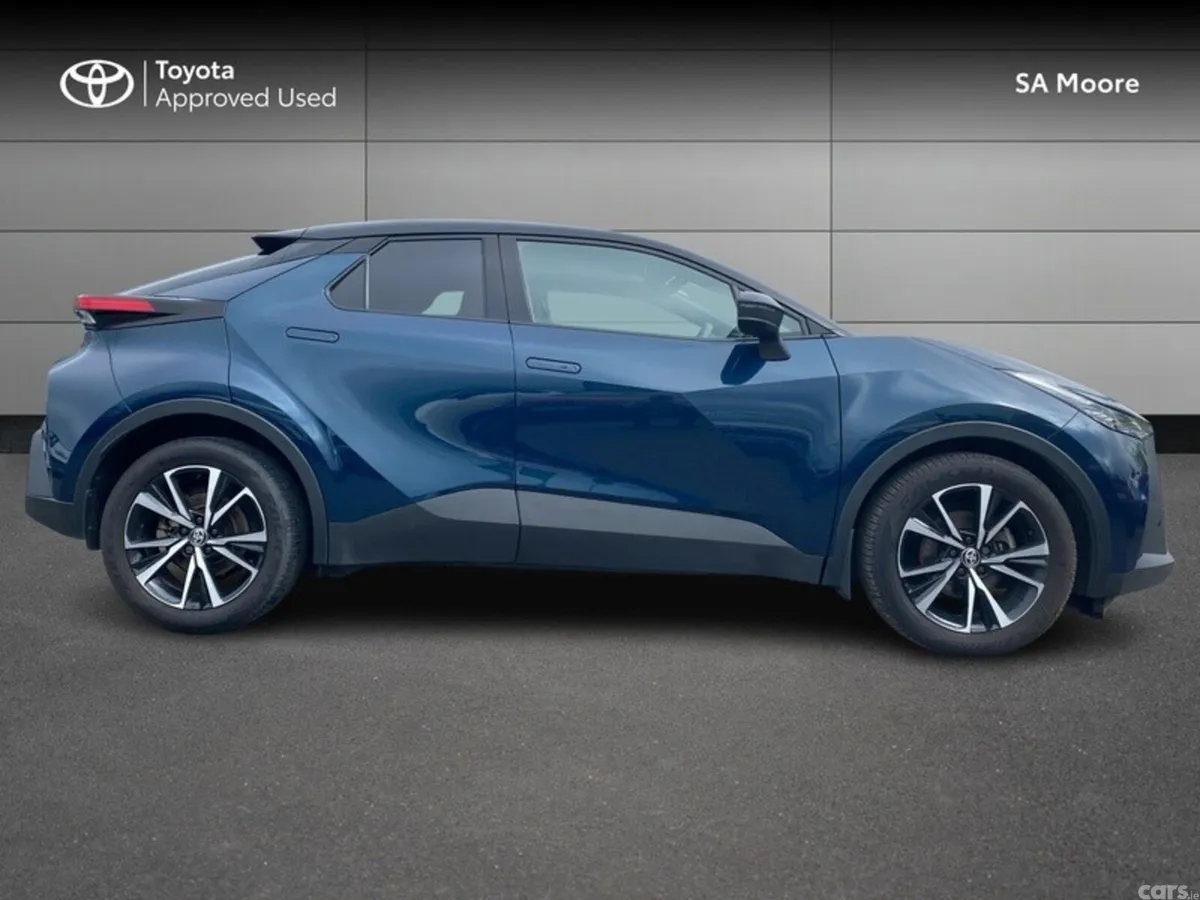 Toyota C-HR SUV, Petrol Hybrid, 2024, Blue