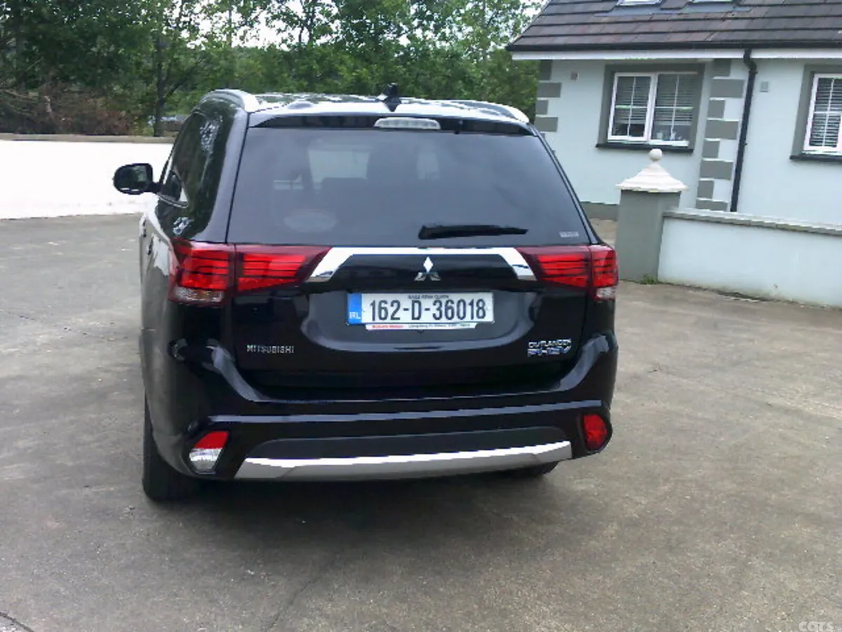 Mitsubishi Outlander SUV, Petrol Plug-in Hybrid, 2016, Black