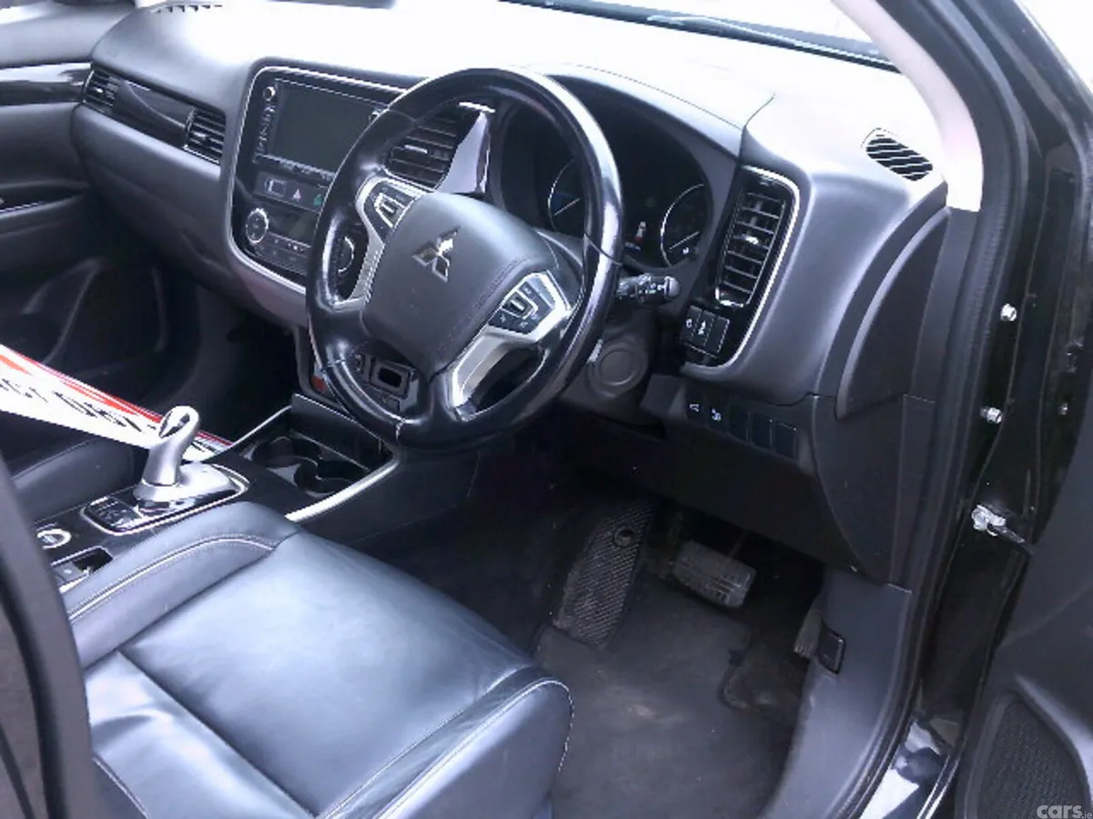 Mitsubishi Outlander SUV, Petrol Plug-in Hybrid, 2016, Black