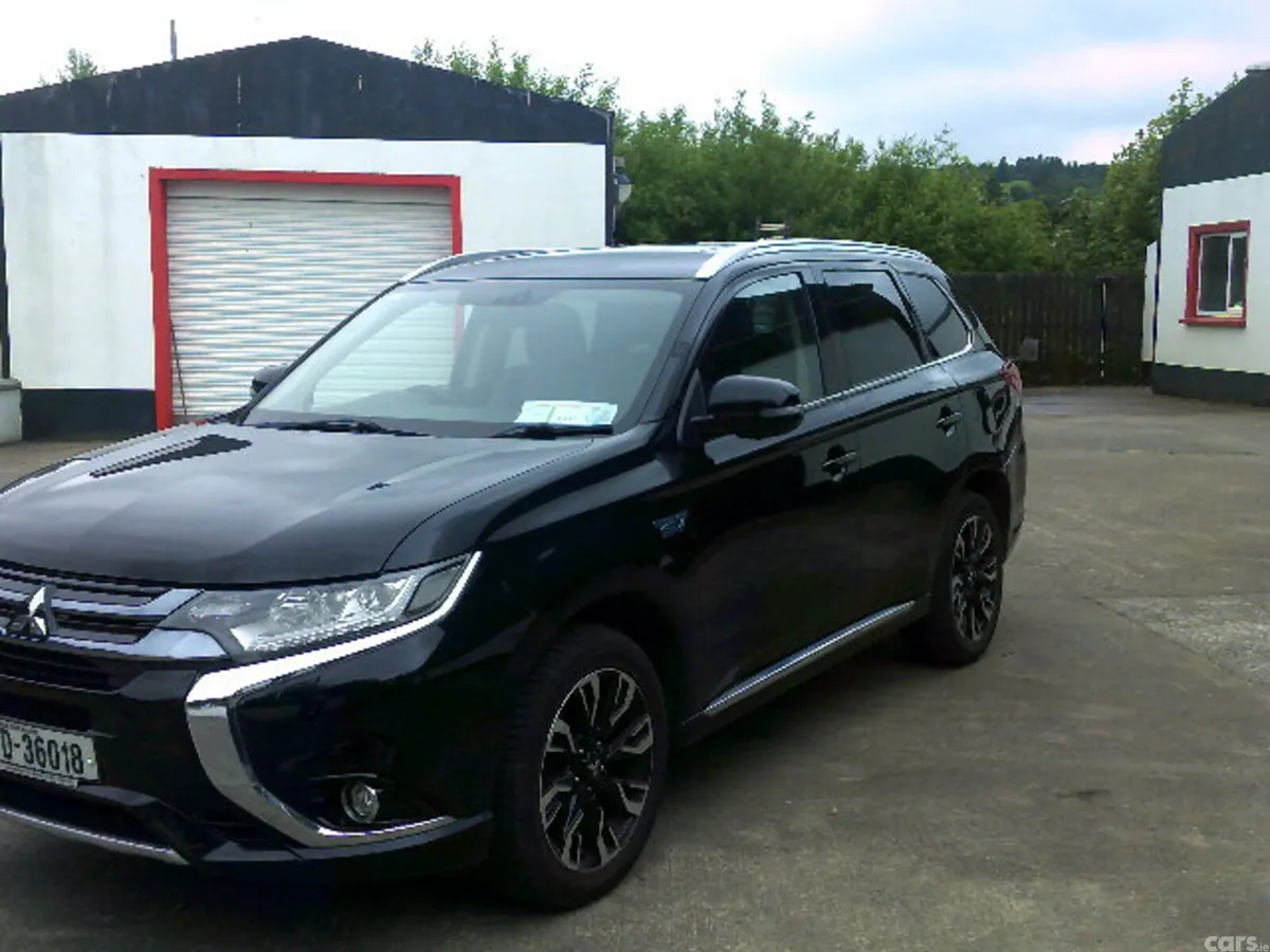 Mitsubishi Outlander SUV, Petrol Plug-in Hybrid, 2016, Black