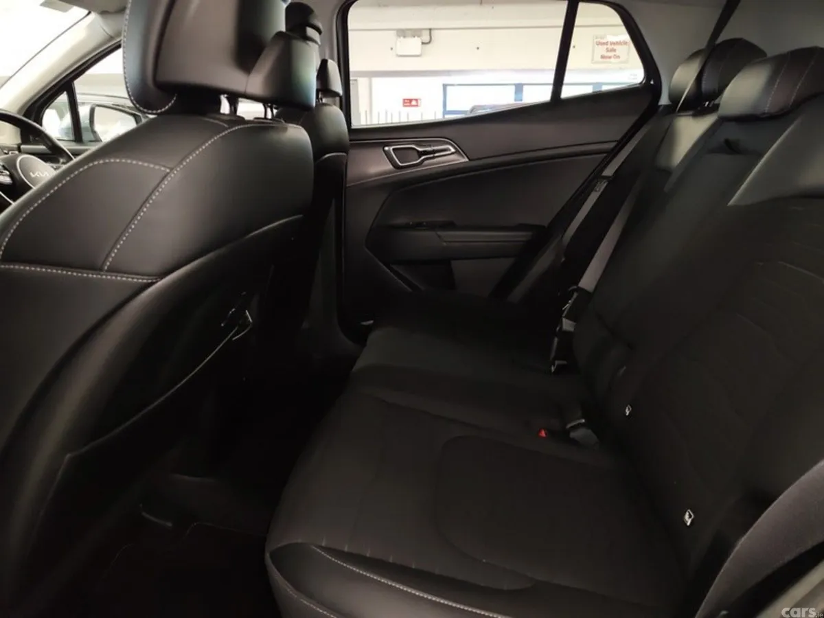 Kia Sportage MPV, Diesel Hybrid, 2023, Grey