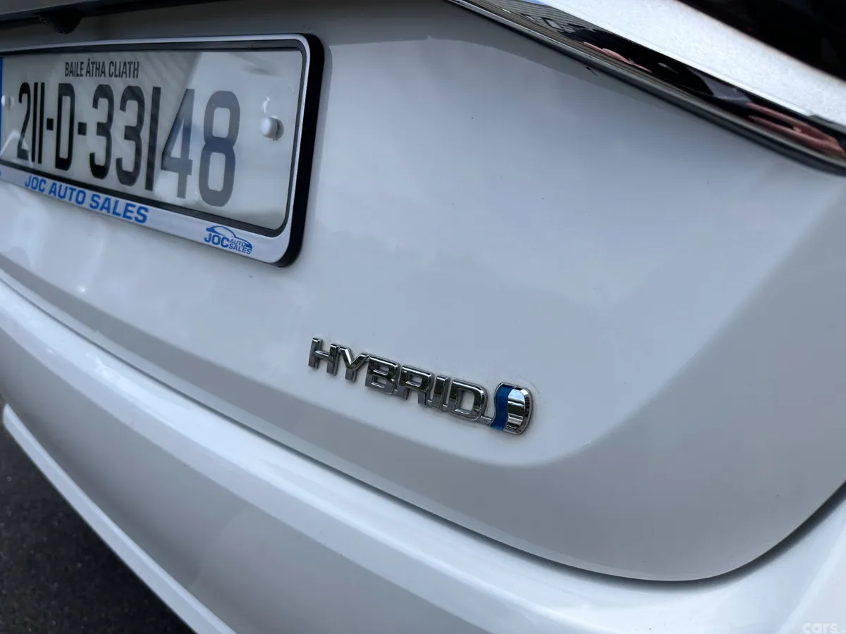 Toyota Corolla Saloon, Petrol Hybrid, 2021, White
