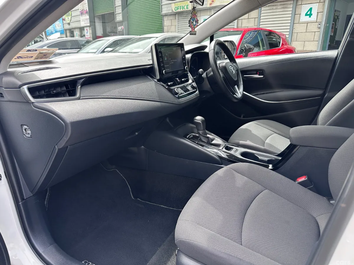 Toyota Corolla Saloon, Petrol Hybrid, 2021, White