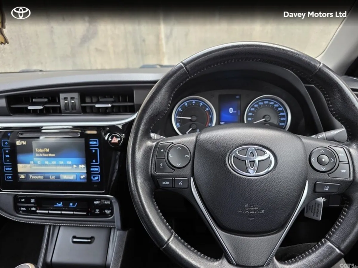 Toyota Corolla Saloon, Petrol, 2018, Grey