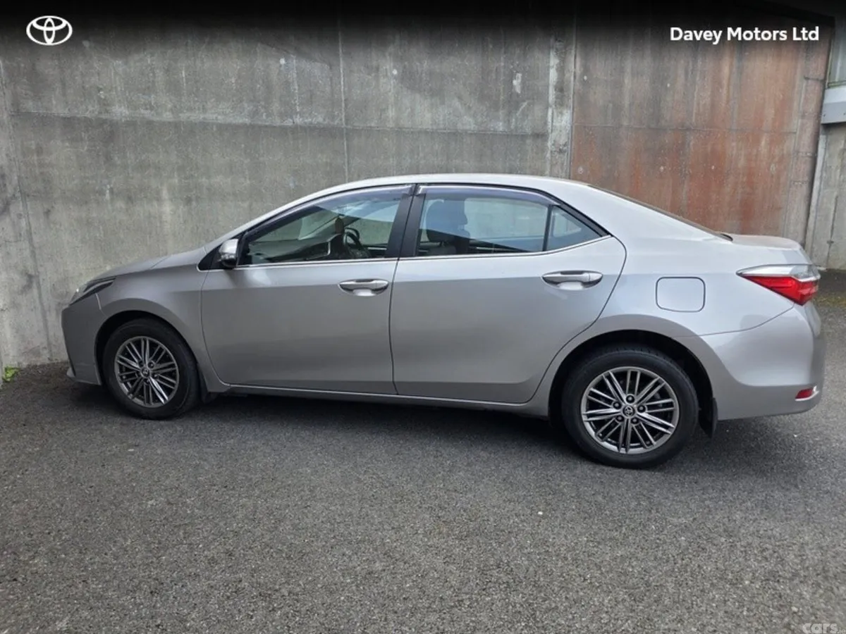 Toyota Corolla Saloon, Petrol, 2018, Grey