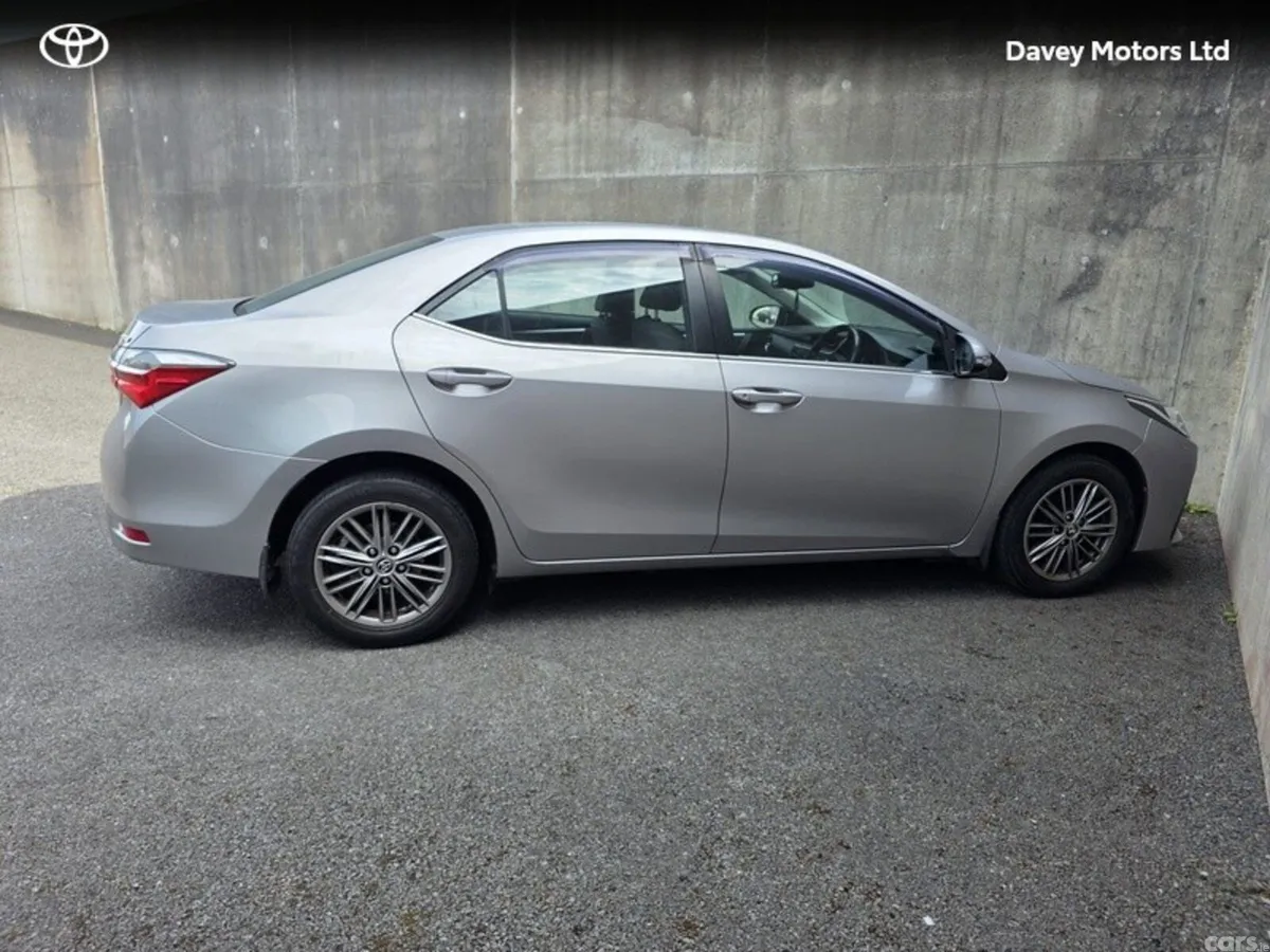 Toyota Corolla Saloon, Petrol, 2018, Grey