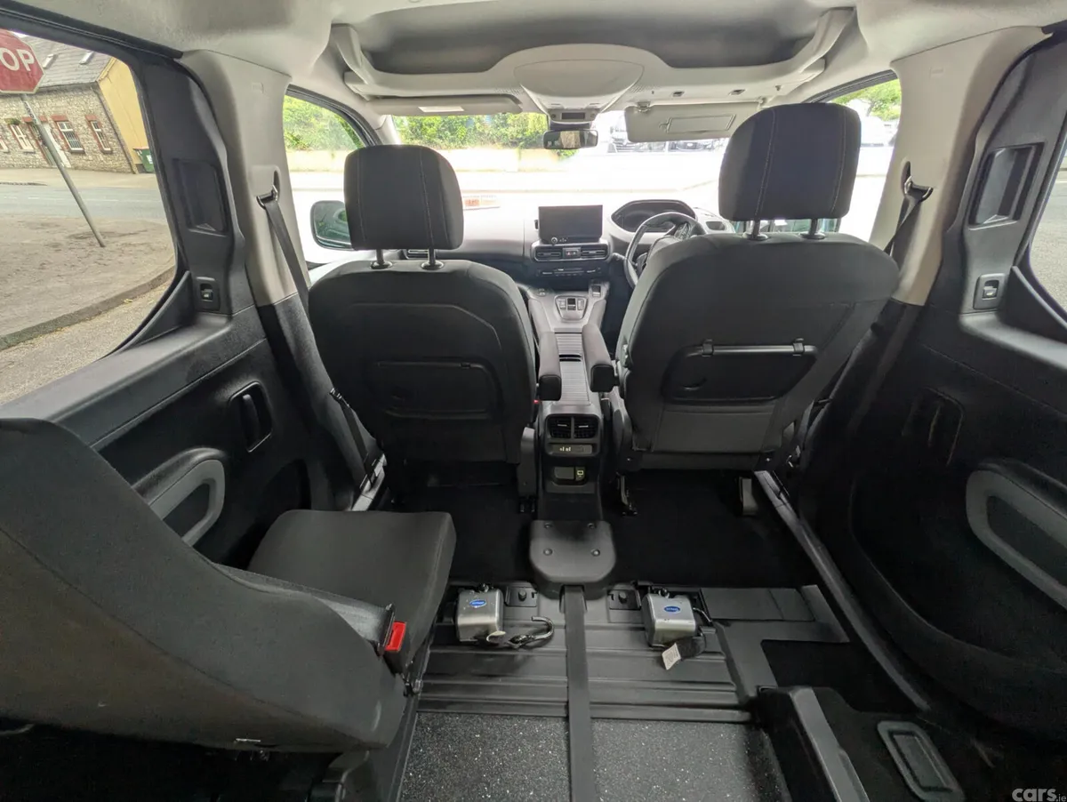 Peugeot Rifter MPV, Diesel, 2024, Blue