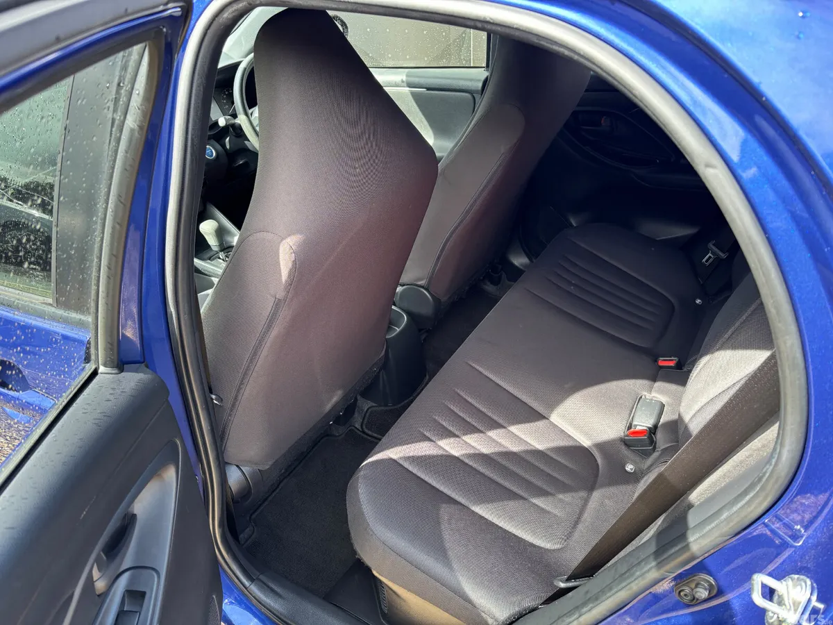 Toyota Yaris Hatchback, Petrol Hybrid, 2021, Blue