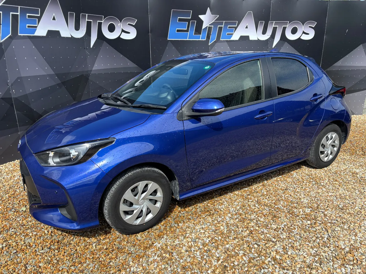 Toyota Yaris Hatchback, Petrol Hybrid, 2021, Blue