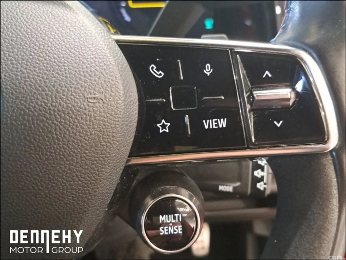 Renault Austral SUV, Petrol Hybrid, 2023, Red