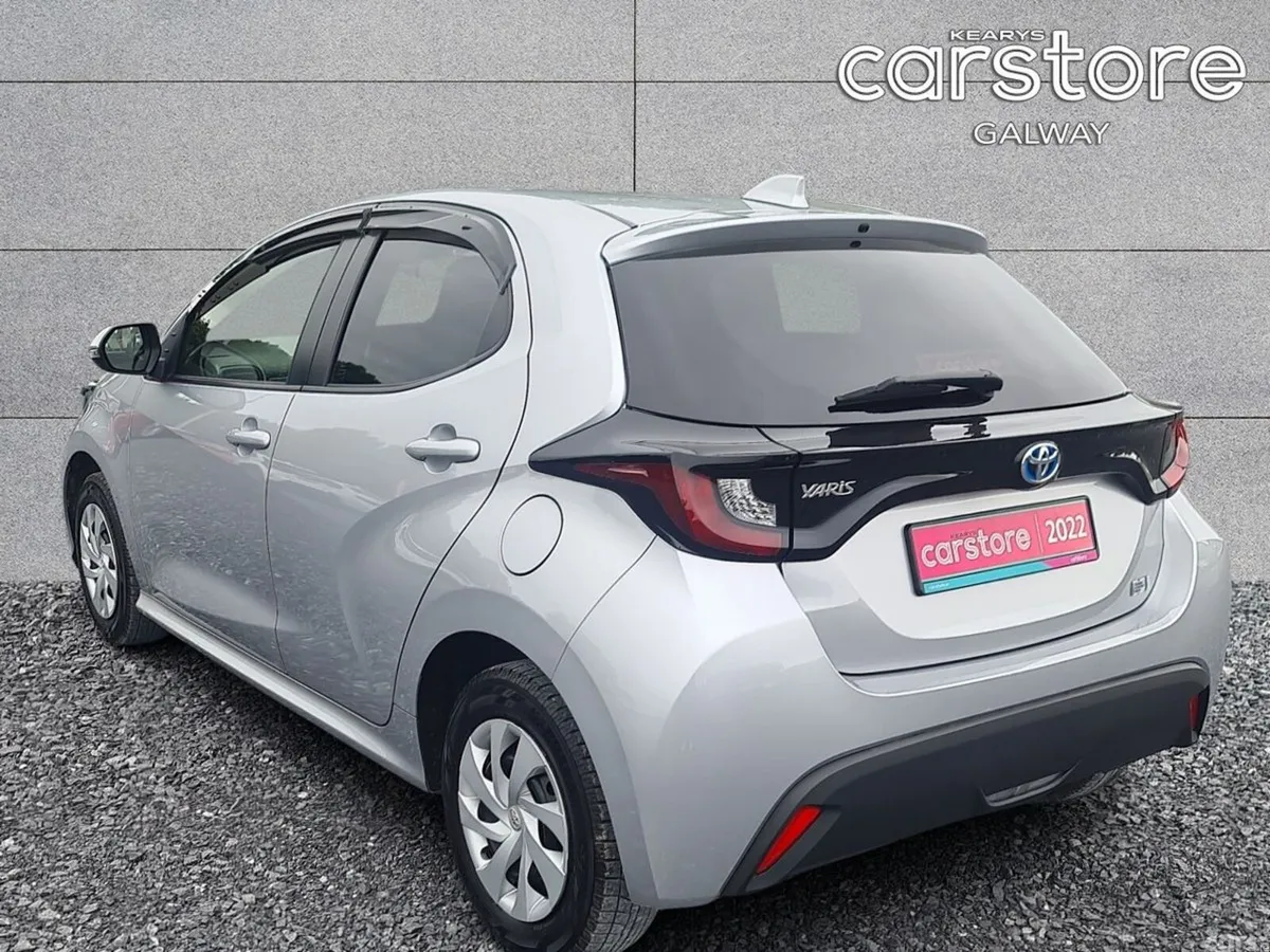 Toyota Yaris Hatchback, Petrol Hybrid, 2022, Silver