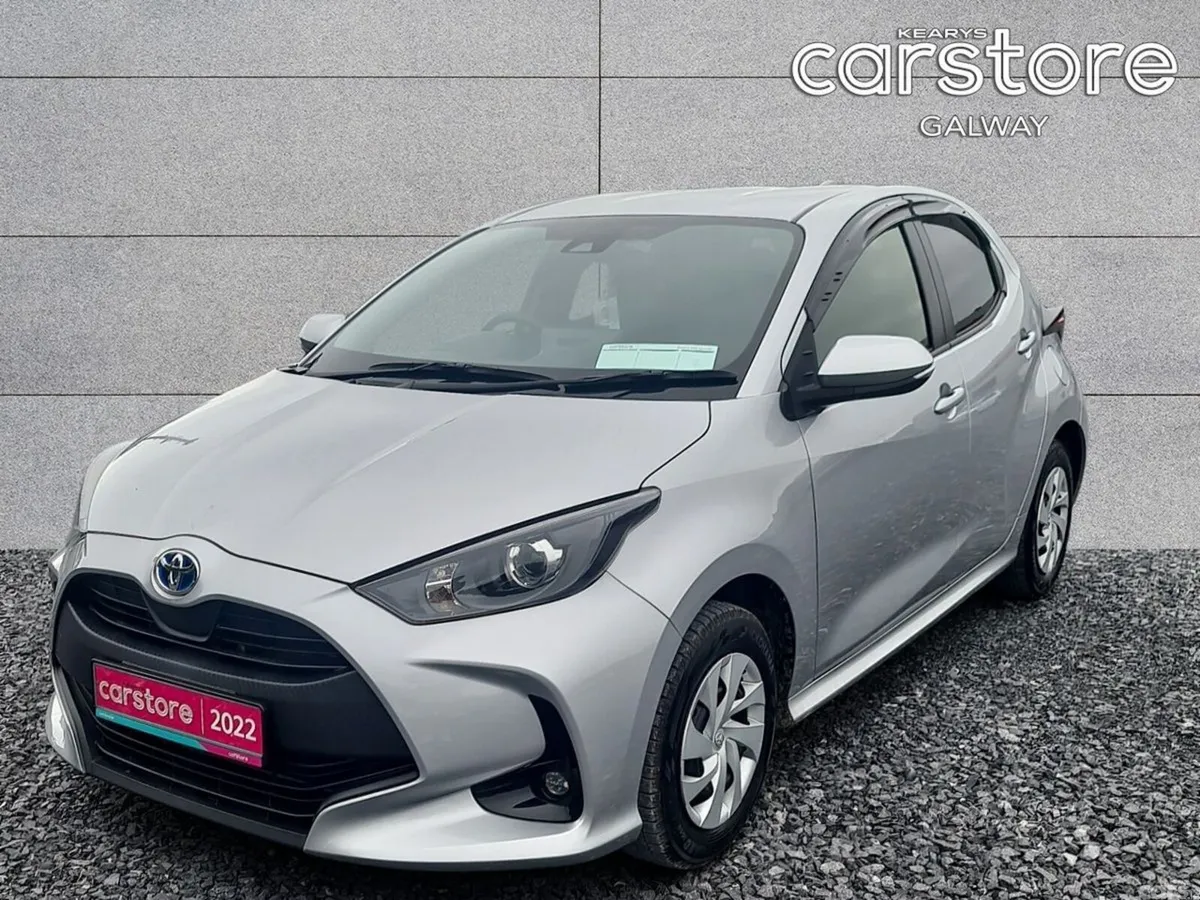 Toyota Yaris Hatchback, Petrol Hybrid, 2022, Silver