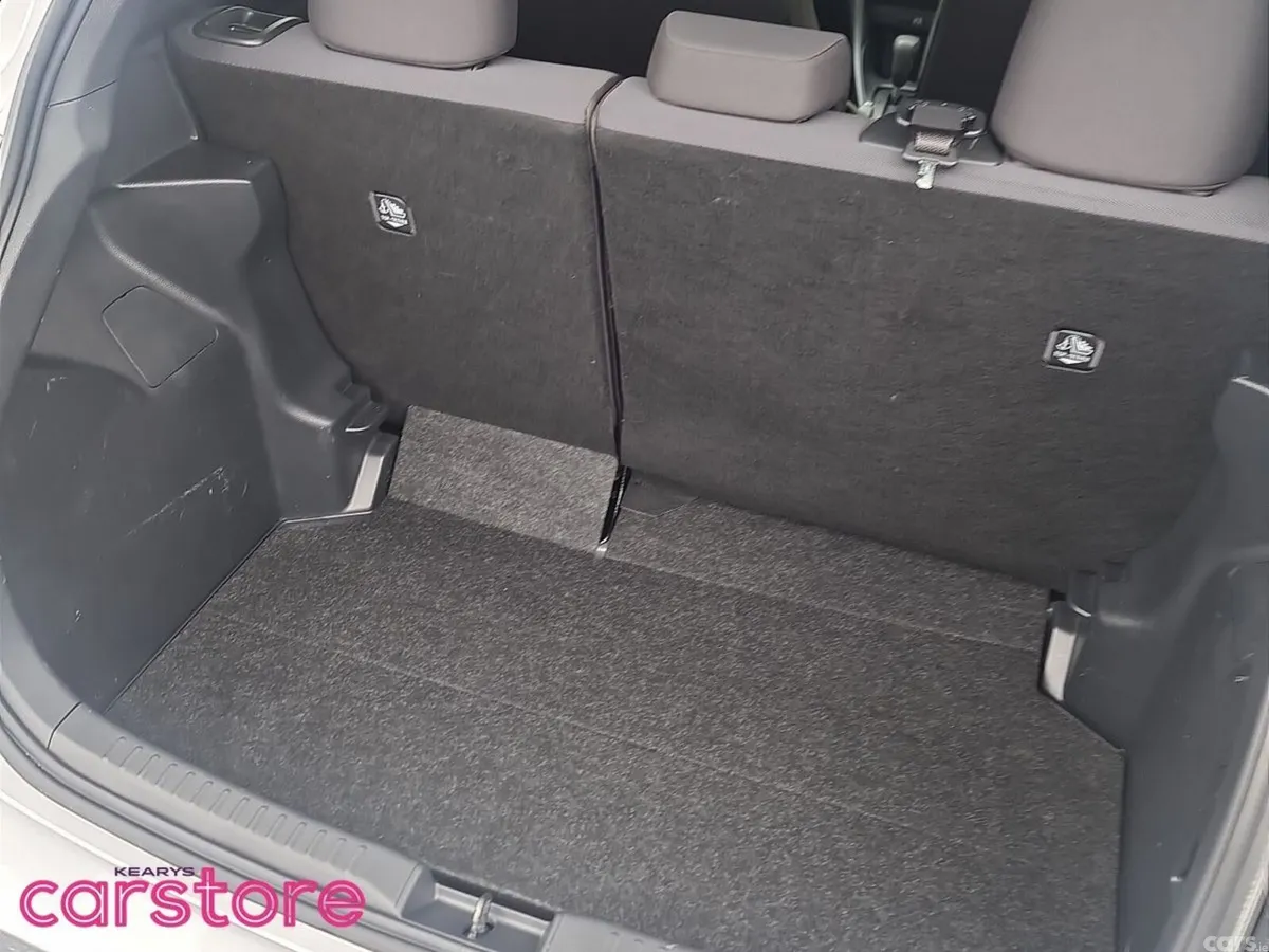 Toyota Yaris Hatchback, Petrol Hybrid, 2022, Silver