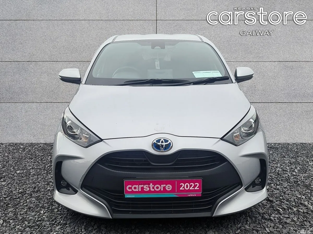 Toyota Yaris Hatchback, Petrol Hybrid, 2022, Silver