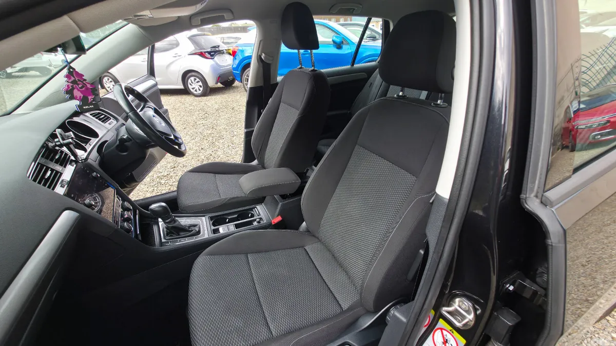 Volkswagen Golf Hatchback, Petrol, 2017, Black