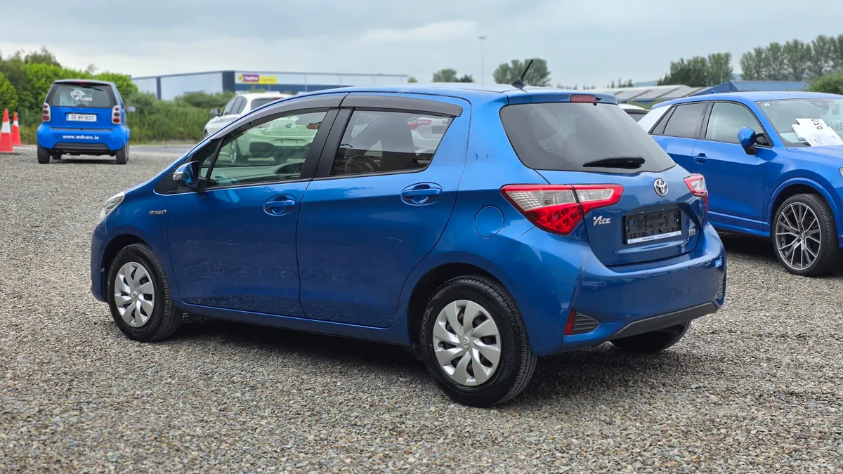 Toyota Vitz Hatchback, Petrol Hybrid, 2017, Blue