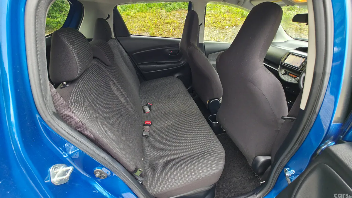 Toyota Vitz Hatchback, Petrol Hybrid, 2017, Blue