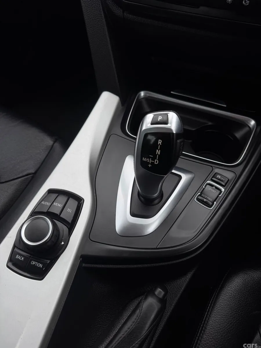 BMW 3-Series Saloon, Diesel, 2012, Silver