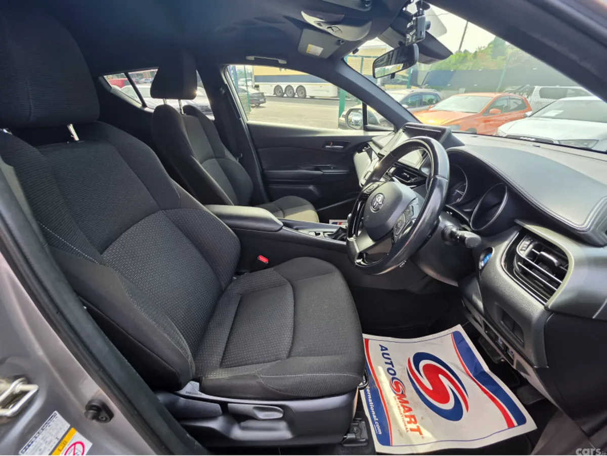 Toyota C-HR MPV, Petrol Hybrid, 2019, Silver